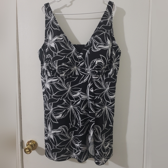 Plus Size Floral One Piece Bathing Suit - Picture 2 of 7